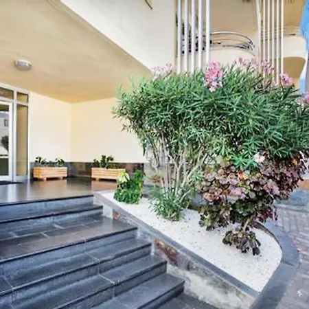 Stunning Apartment In Adeje With Outdoor Swimming Pool, Wifi And 2 Bedrooms